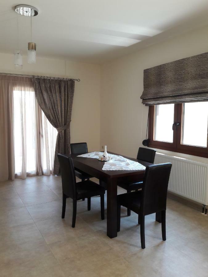 Ariadni's Maisonette Apartment Giofirakia
